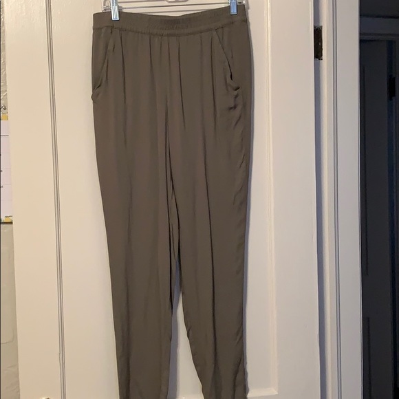 Divided Pants - Army green joggers